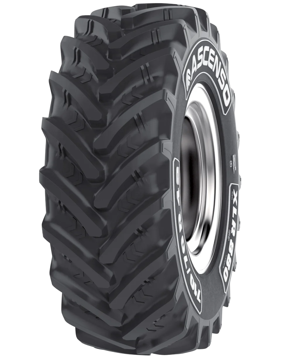 XLR880